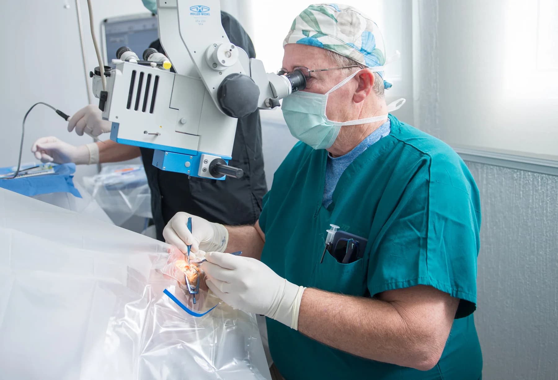 Eye surgery at El Faro.
