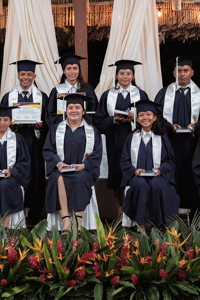 El Faro Academy